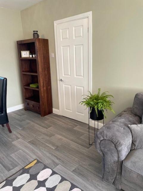 3 Bedroom Modern Flat, Sleeps 8, Mablethorpe, Linc Apartment *